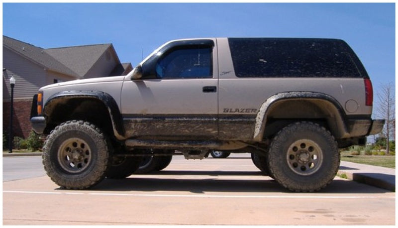 Bushwacker 88-99 Chevy C1500 Cutout Style Flares 2pc - Black - 40010-11