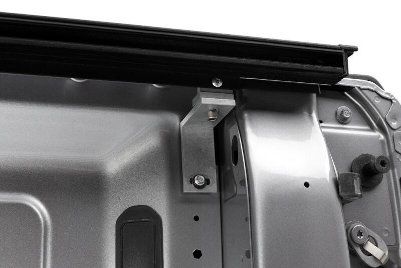 Roll-N-Lock 19-23 RAM 1500 w/o Swing Gate Tailgate SB 76.3in - LG402M