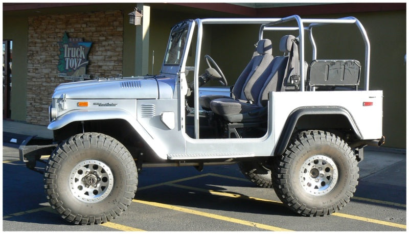 Bushwacker 65-84 Toyota Land Cruiser Cutout Style Flares 2pc - - 30002-07