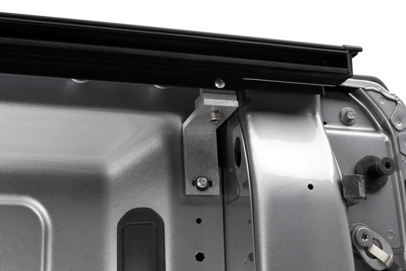 Roll-N-Lock 19-23 RAM 1500 w/o Swing Gate Tailgate SB 76.3in - LG402M