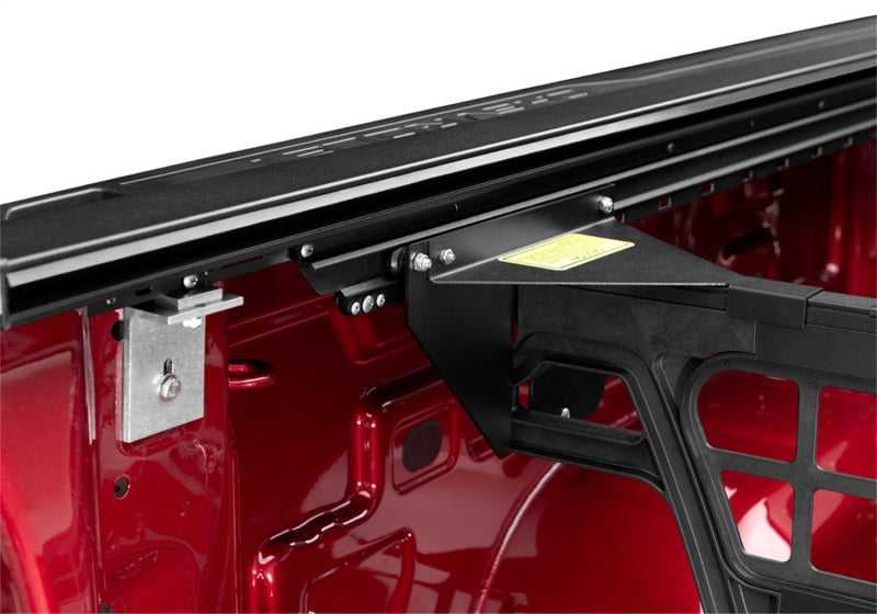 Roll-N-Lock 07-13 Chevy Silverado/Sierra w/ OE Rail Caps LB 96-1/4in - CM219