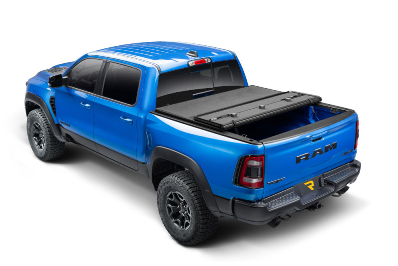 Extang 19-22 Dodge Ram (5ft. 7in. Bed) Solid Fold ALX - 88427