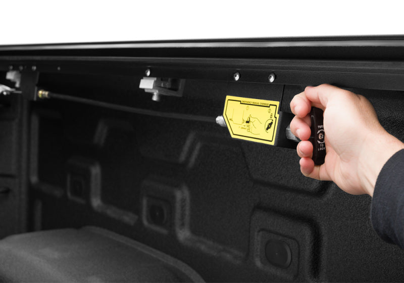 Roll-N-Lock 2019 Chevy Silverado 1500 68-3/8in E-Series Retractable Tonneau Cover - RC223E