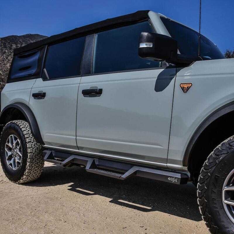Westin/HDX 2021+ Ford Bronco Drop Nerf Step Bars - Textured - 56-14195