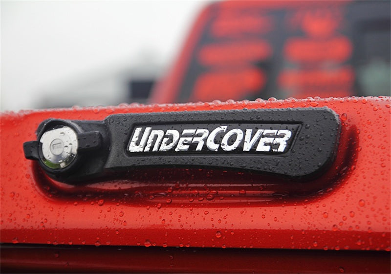 UnderCover 19-20 Chevy Silverado 1500 6.5ft Elite LX Bed Cover - UC1188L-G1W