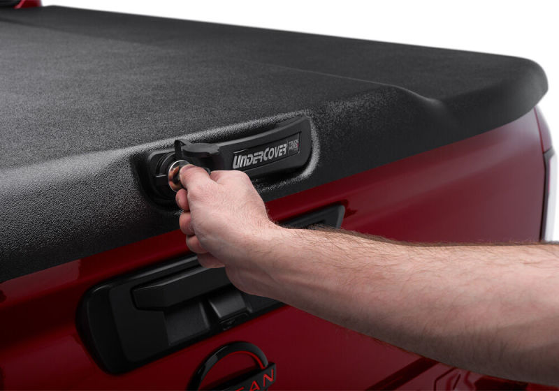 UnderCover 2022 Nissan Frontier 5ft Elite Bed Cover - Black - UC5098