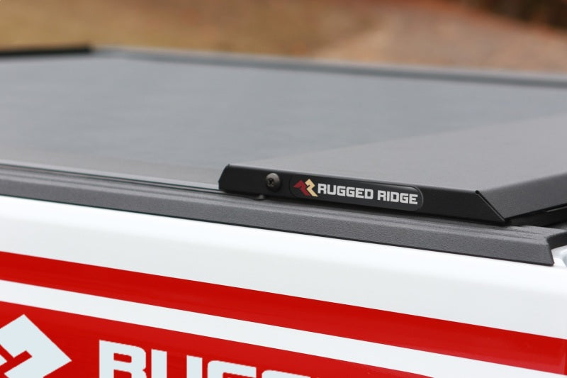 Rugged Ridge Armis Retractable Locking Bed Cover w/o Trail Rails - 13550.34