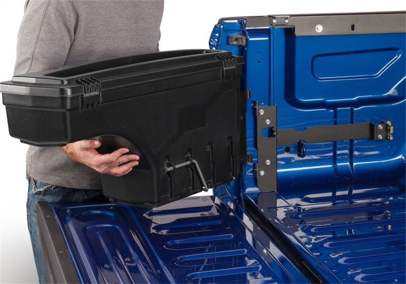 UnderCover 07-18 Chevy Silverado 1500 (19 Legacy) Drivers Side Swing - SC100D