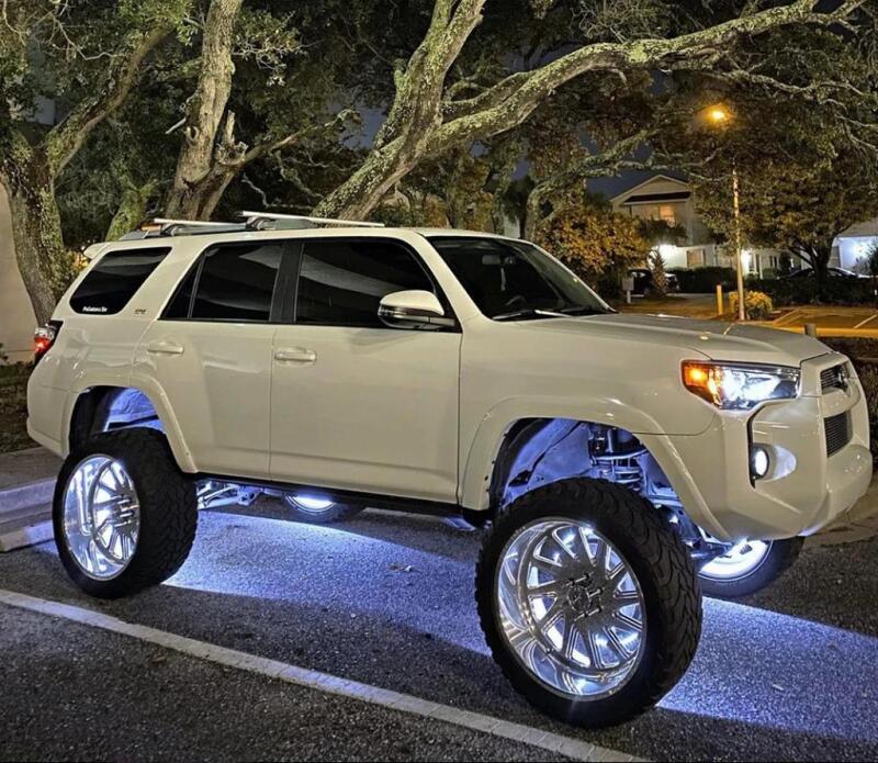 Oracle LED Illuminated Wheel Rings - White - 4215-001
