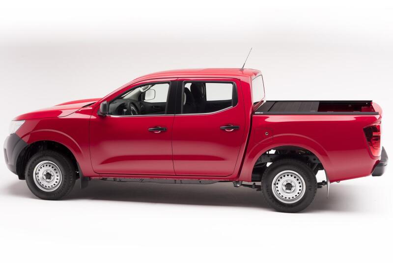 Retrax 04-up Titan Crew Cab 4-doors (w/ or w/o Utilitrack) - 80741