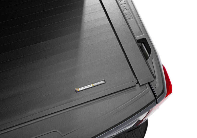 Roll-N-Lock 2019 Chevy Silverado 1500 68-3/8in E-Series Retractable Tonneau Cover - RC223E