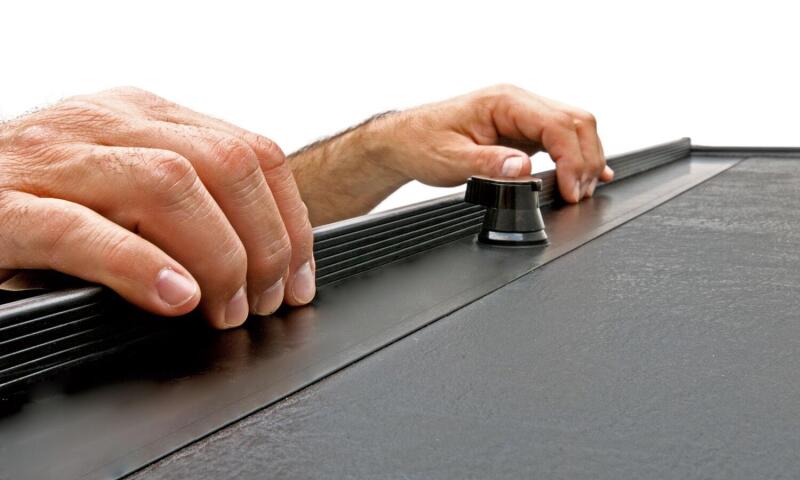 Roll-N-Lock 09-14 Ford F-150 XSB 67in M-Series Retractable Tonneau Cover - LG111M