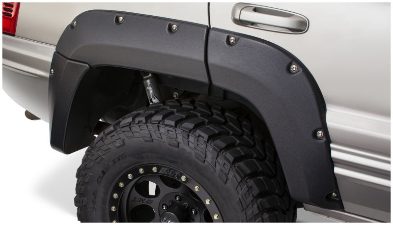 Bushwacker 99-04 Jeep Grand Cherokee Cutout Style Flares 4pc - - 10926-07
