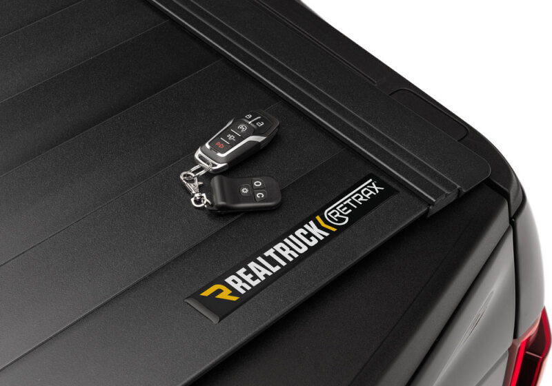 Retrax 04-up Titan Crew Cab 4-doors (w/ or w/o Utilitrack) - 90741