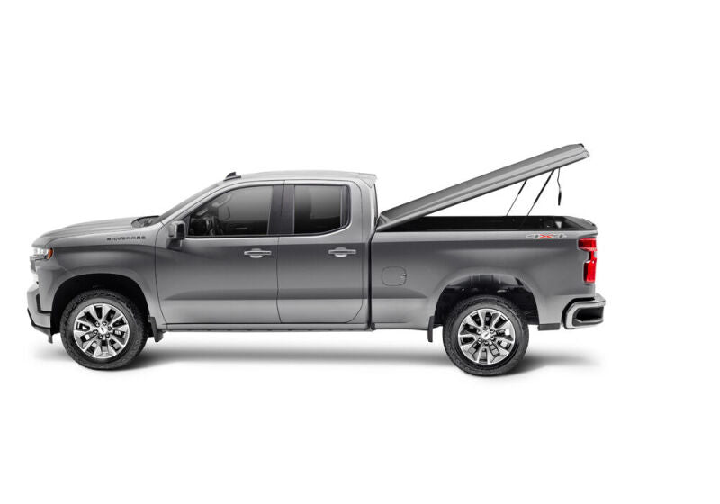 UnderCover 19-20 Chevy Silverado 1500 6.5ft Elite LX Bed Cover - UC1188L-G1W