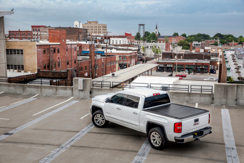 UnderCover 2022 Toyota Tundra C 4WD CrewMax 5.5ft Bed Ultra - UX42017