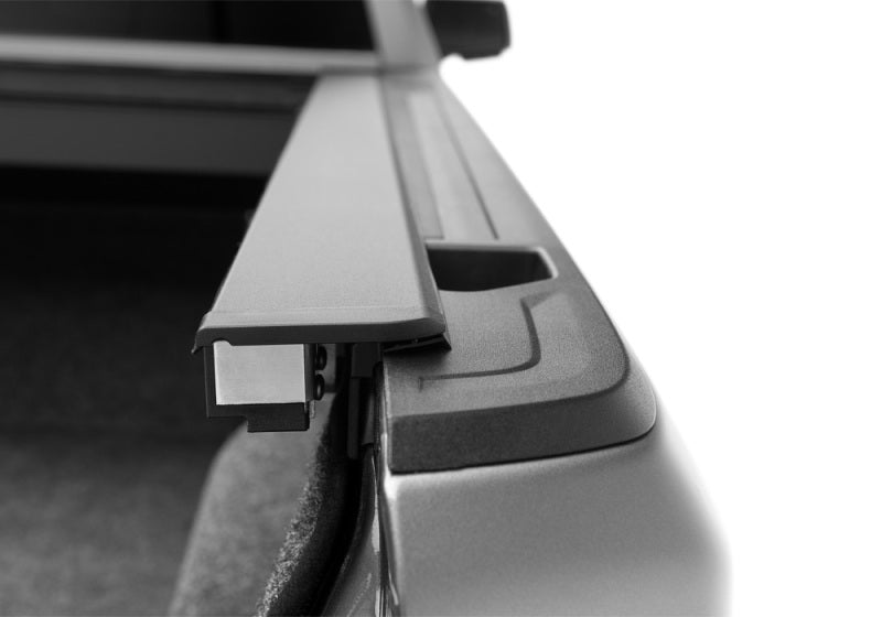 Roll-N-Lock 2019 Chevrolet Silverado 1500 60.5in Bed M-Series Retractable Tonneau - LG223M
