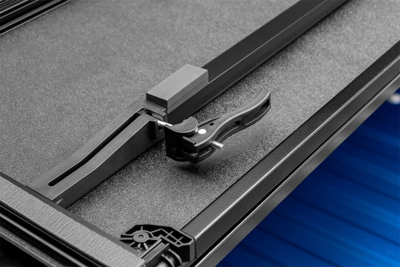 Lund 05-15 Toyota Tacoma Fleetside (6ft. Bed) Hard Fold Tonneau - 969550
