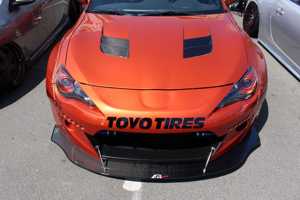 APR Performance Carbon Fiber Wind Splitter With Rods - CW-526015.