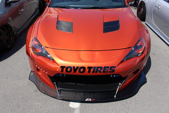 APR Performance Carbon Fiber Wind Splitter With Rods - CW-526015.