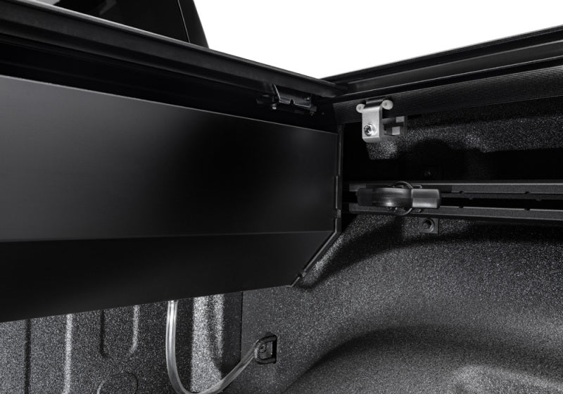 Retrax 15-up F-150 Super Crew/Super & Reg Cab 6.5ft Bed - 80377.