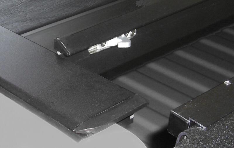 Roll-N-Lock 07-13 Chevy Silverado/Sierra 1500 XSB 67-3/4in M-Series Retractable Tonneau - LG271M