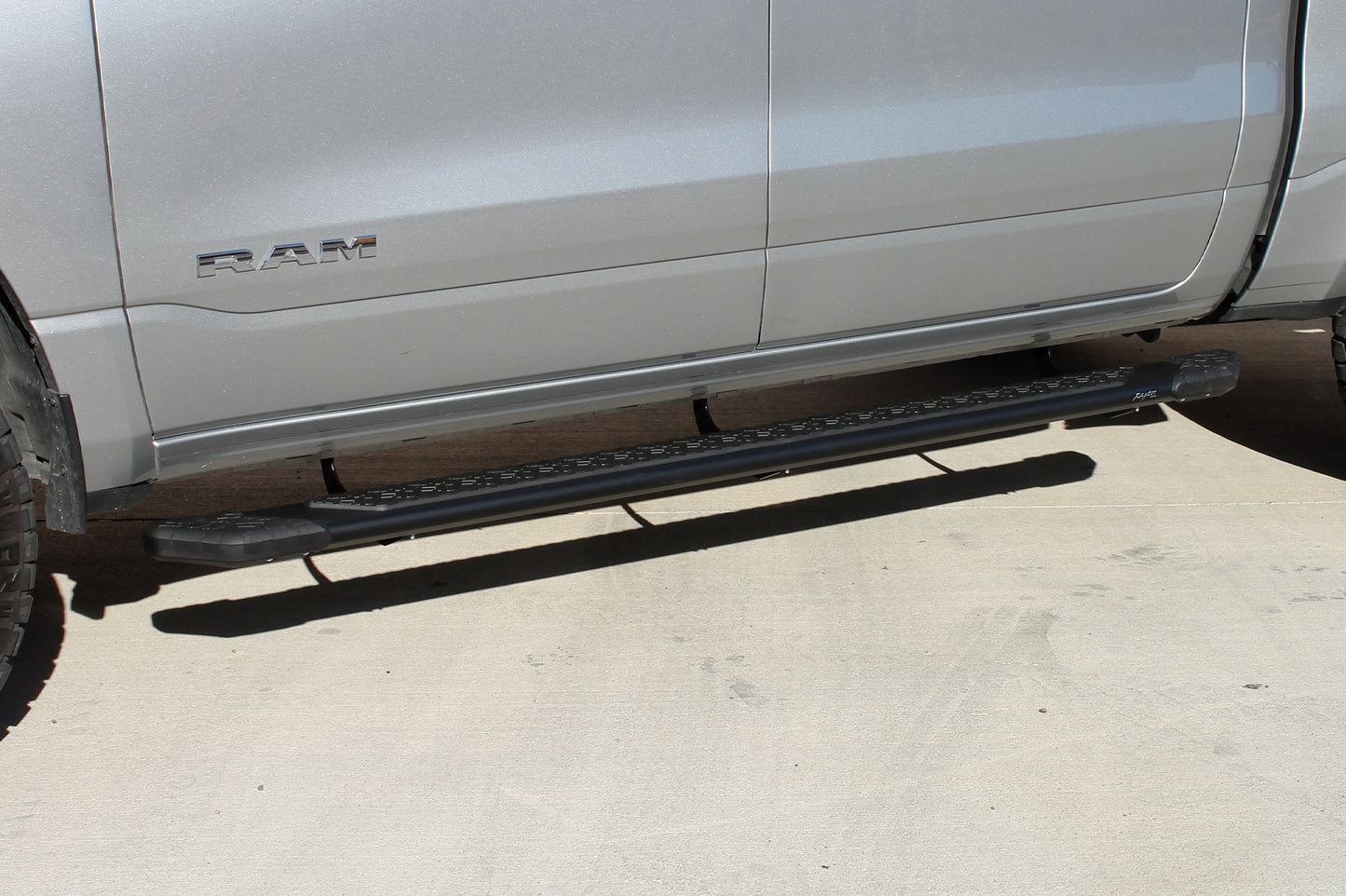 Raptor Series Raptor Series 5 in Tread Step Slide Track Running Boards Black Textured Aluminum - 1902-0084BT