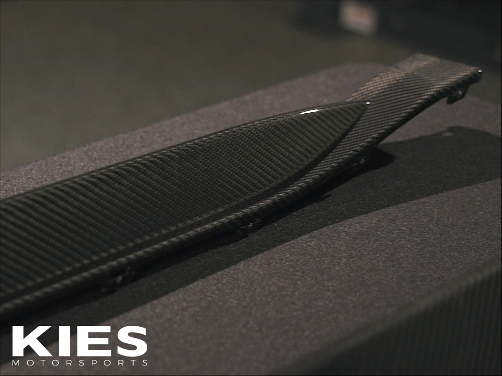 Kies Carbon 2020-2025 BMW M3 / M4 (G80 / G82 / G83) Performance Inspired Dry Carbon Fiber Side Skirt Extensions